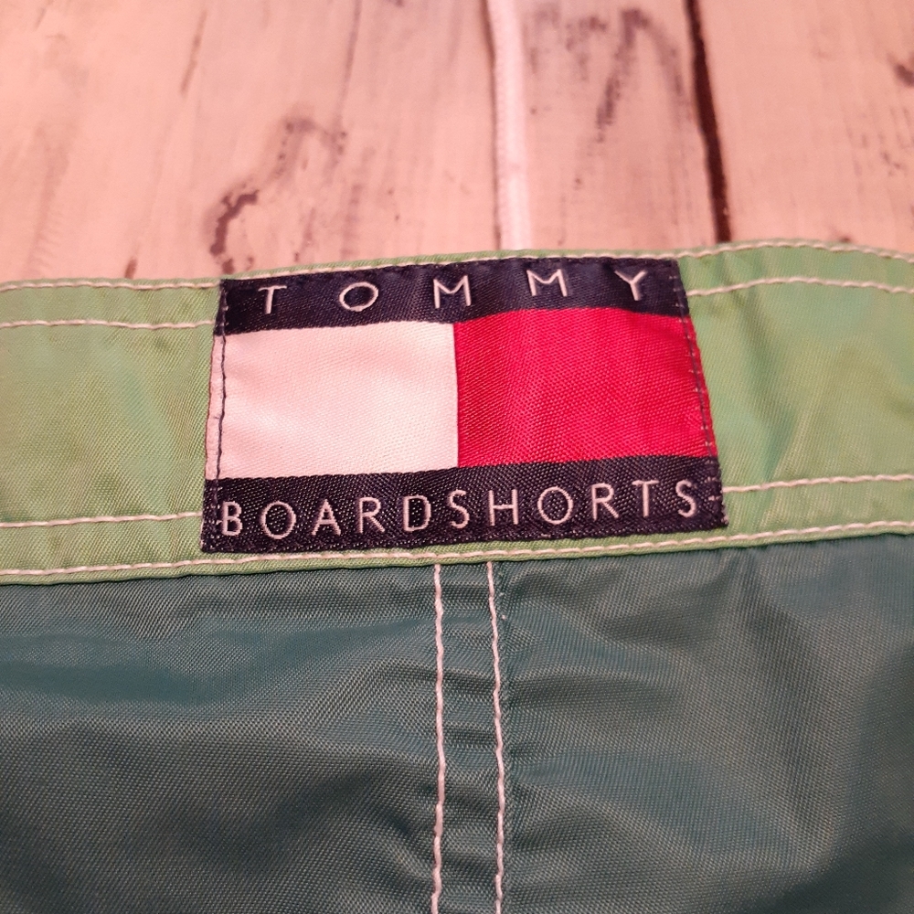 Vintage Tommy Hilfiger Boardshorts Size Large - Picture 4 of 5